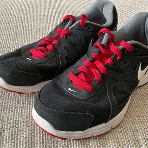 Nike Revolution 2 Athletic Shoes 9